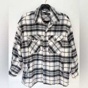 Plaid Zara Shaket 
Size Women S